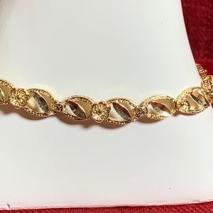Gold plated 7.25 inch bracelet NWT